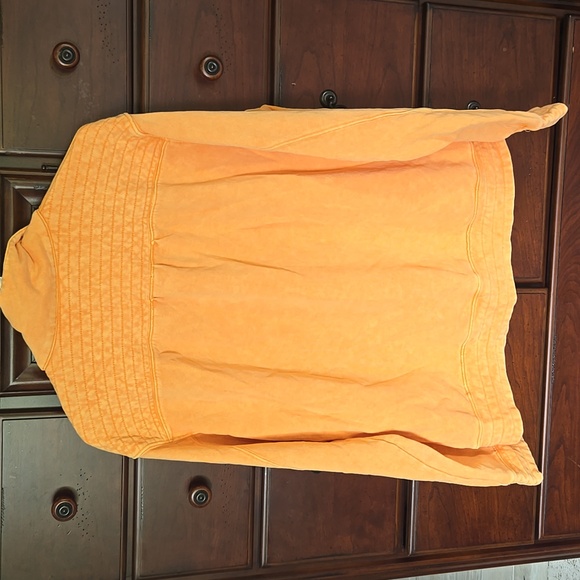 NWOT, Urban Daizy, Orange Long Sleeve Pullover Shirt, Sz M - Picture 5 of 5